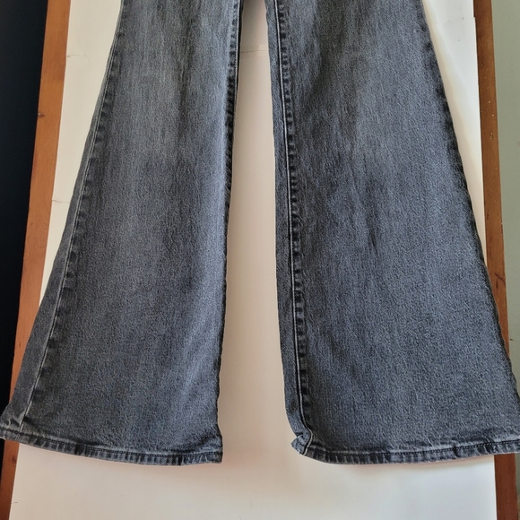 Levis Ribcage Bell Jeans Charcoal Black Size 23 - Picture 6 of 14